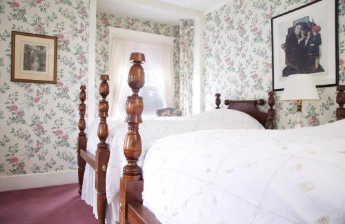 Stockbridge Hotel | The Red Lion Inn