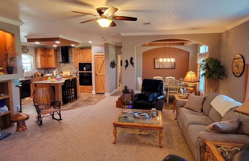 Edgewater House | The Red Sisters Retreat.