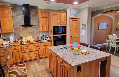 Edgewater House | The Red Sisters Retreat.