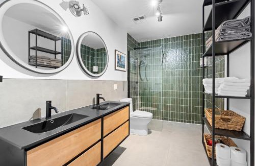 La Cite-Limoilou Apartment | The redbull lodge with parking