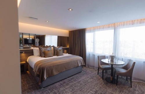 Giffnock Hotel | The Redhurst Hotel