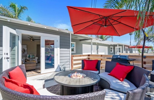 Townsite House | "THE REEF" HOUSE! 1-Short Block to Beach!