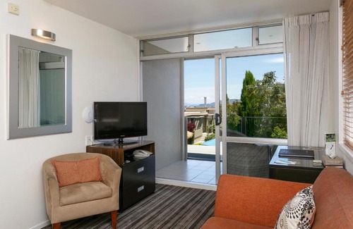 Waipahihi Hotel | The Reef Resort