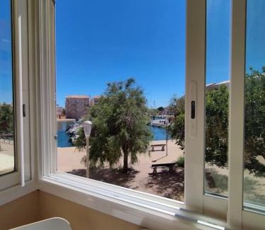 Frontignan Apartment | The refined of the port