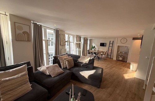 Canal Ring Apartment | The Rembrandt Residence