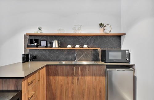 Bloomfield Hotel | The Remington Orange