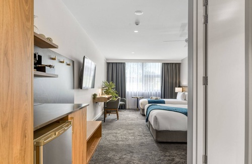 Bloomfield Hotel | The Remington Orange
