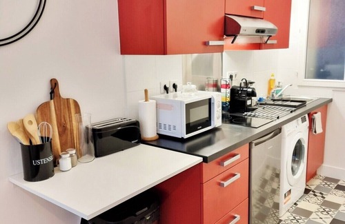 Hotel-de-Ville Apartment | The Republik - Cosy Studio with AC, well located !