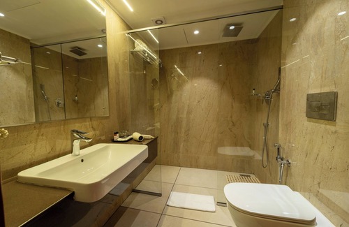 Statue Hotel | The Residency Tower