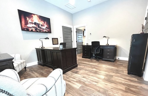 Rustburg House | The Retreat at Candlers Mountain - Liberty Univ 2mi & LYH Airport 2mi
