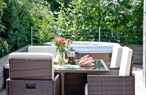 Cheddar Ski Chalet | The Retreat, Strawberryfield Park