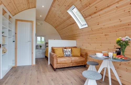 Shute House | The Retreat - Studio House, Sleeps 2