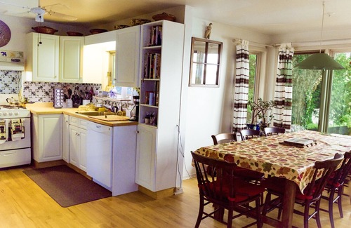 Wiarton House | The Rich-Haven Waterfront Country House