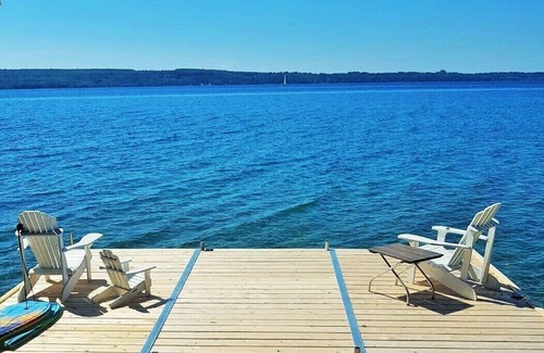 Wiarton House | The Rich-Haven Waterfront Country House