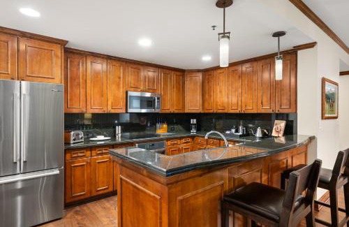 Aspen House | The Ritz-Carlton, 3BR Residence WR 2207: Ski-in/Ski-out Resort in Aspen Highlands with Ski view