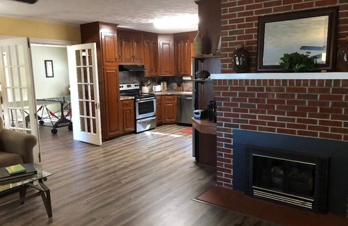 Dutton House | The River House Getaway! Come Relax and Enjoy!