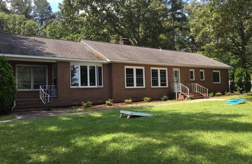 Dutton House | The River House Getaway! Come Relax and Enjoy!