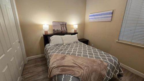 South Bechelli House | The Rivercrest Branch House - Close to Costco, Boat Ramp, Fishing, and Shopping