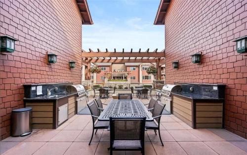 Coeur d'Alene House | The Riverstone Riviera - Modern Condo by Downtown