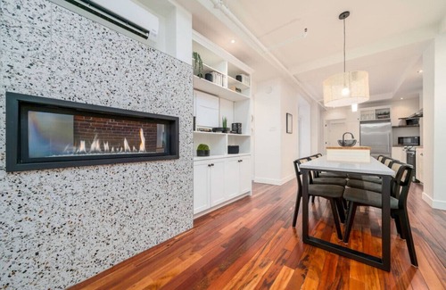 Saint-Roch Apartment | The Rock and Red Luxury Condo/Downtown Quebec city