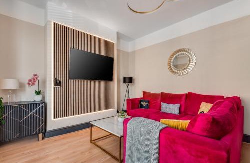 Anfield House | The Rockfield by Serene Stays Stylish 6BR near Anfield with Bar Virgin Media and Fast WiFi