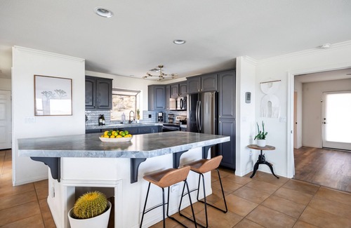 Joshua Tree House | The Rockwood House, Infiniti Pool And Spa