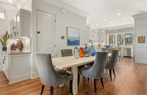 Fayetteville House | The Roman - Luxury Townhome - 1m to DT