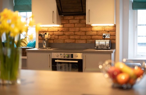 Buxton Apartment | THE ROOFTOP, family friendly, luxury holiday cottage in Buxton