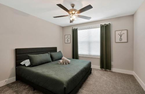 Clarksville House | The Rooftop Haven of Downtown (1012 Franklin St)