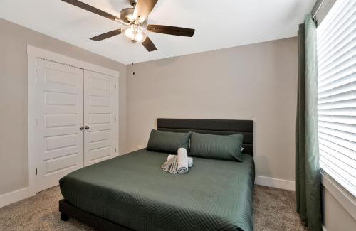 Clarksville House | The Rooftop Haven of Downtown (1012 Franklin St)