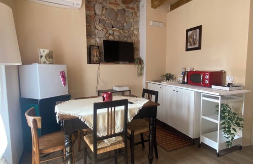Lazise Apartment | The room in the ancient village