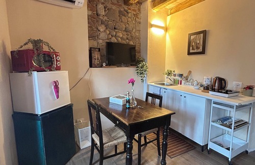 Lazise Apartment | The room in the ancient village