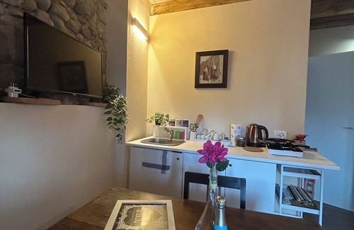 Lazise Apartment | The room in the ancient village