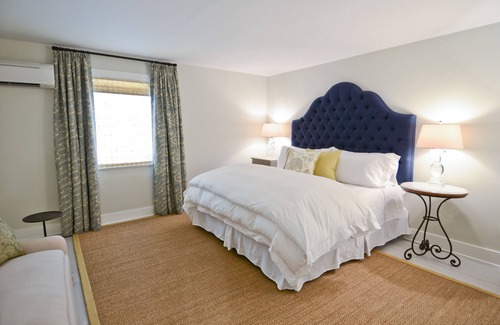 Marshall Bed & Breakfast | The Rooms Up There