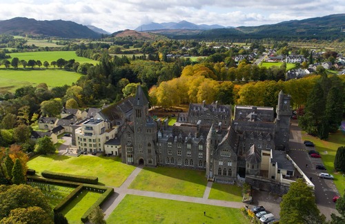 Fort Augustus Apartment | The Ross, apartment in former monasterty on the shores of world famous Loch Ness