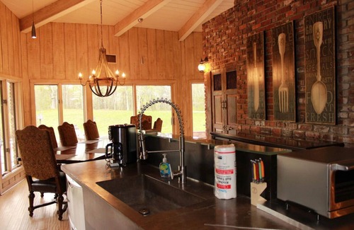 Townsend House | The Round House - Smoky Mountain Vacation on your own private Retreat!