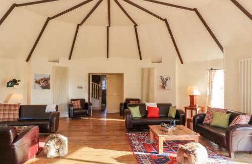 Auchterarder House | The Roundhouse