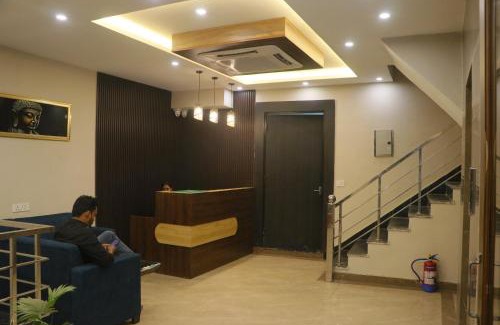 Ghaziabad Hotel | The Royal casa