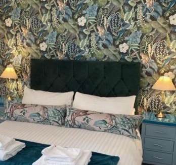 Cottingham Bed & Breakfast | The Royal George
