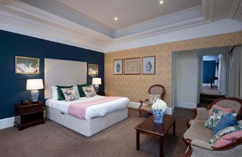 Perth Hotel | The Royal George Hotel