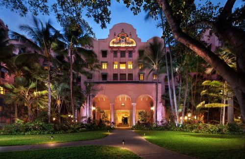 Waikiki Resort | The Royal Hawaiian, A Luxury Collection Resort, Waikiki