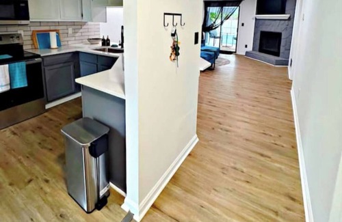 Barker House | The Royal Oaks Houston Hideaway