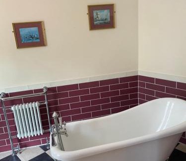 Rochester Hotel | The Royal Victoria & Bull Hotel