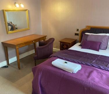 Rochester Hotel | The Royal Victoria & Bull Hotel