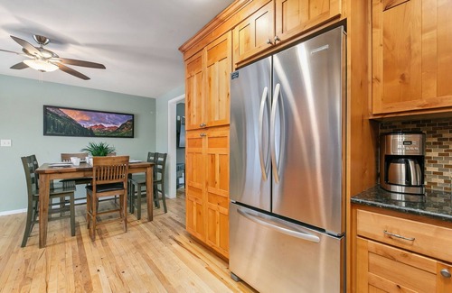 Fort Collins House | The Rustic Retreat - Pet Friendly w/Fenced Yard