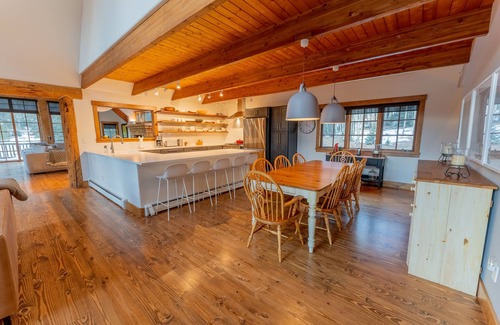 Crested Butte House | The Sunflower-Secluded luxury,hot tub,minutes to town