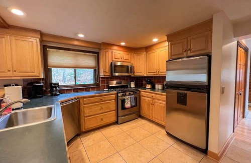 Birchview by the Saco House | The Saco Getaway | River Access | Storyland