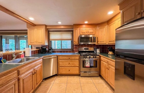 Birchview by the Saco House | The Saco Getaway | River Access | Storyland