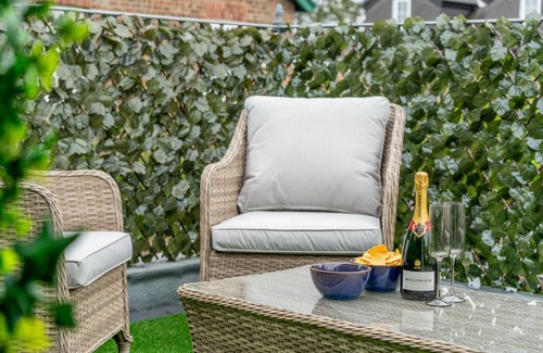 York Apartment | The Saddlers - a couples retreat that sleeps 2 guests in 1 bedroom