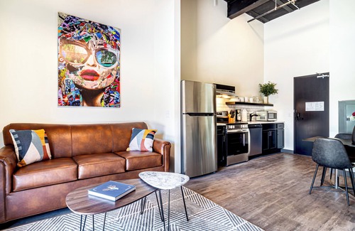 Madison Hotel | The Saddlery Madison Downtown